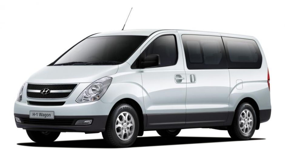 Luxury sedan for private Dominican airport transfers